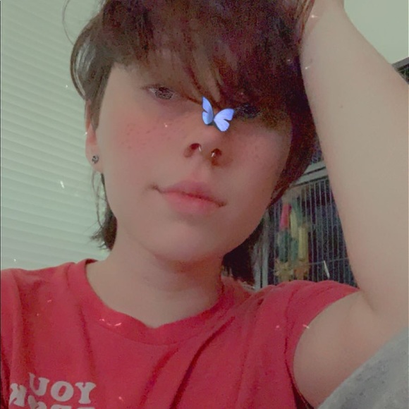 Meet your Posher, Alix - Picture 1 of 1